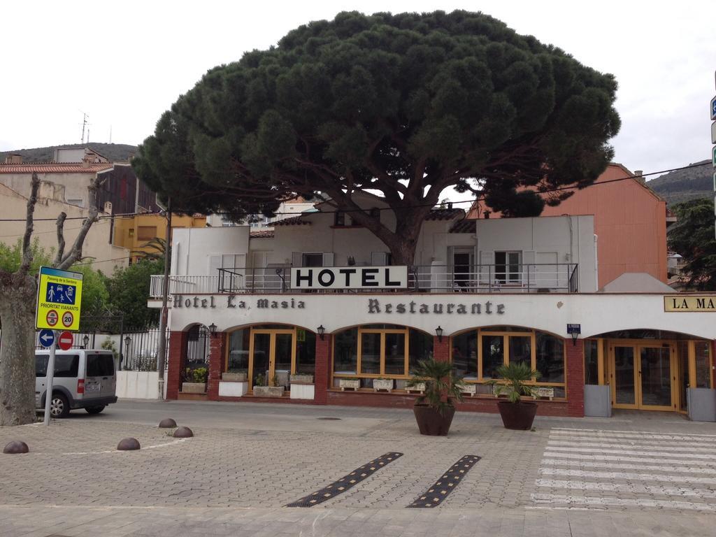 Hotel La Masia Портбоу Экстерьер фото